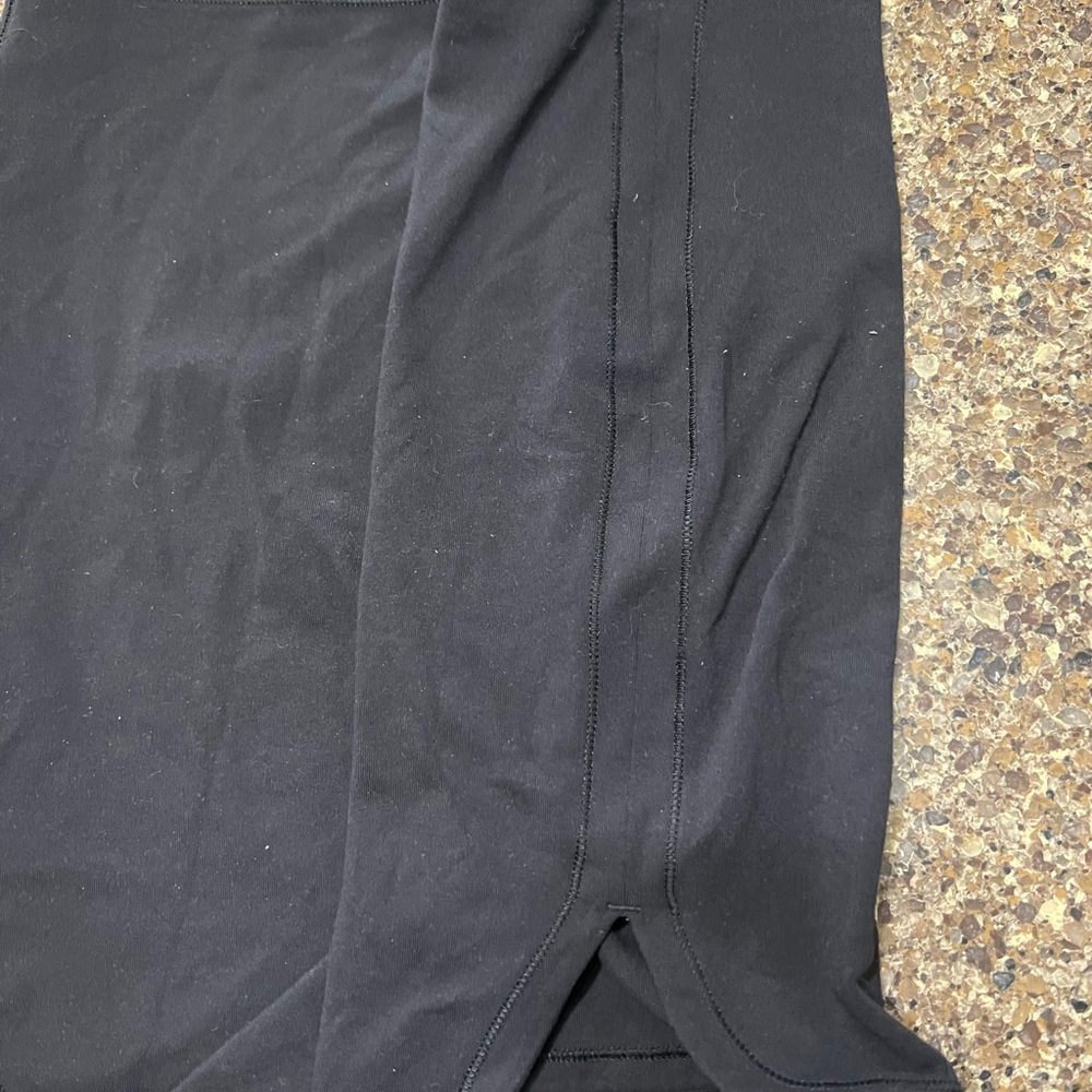 Lululemon skirt cotton material sz 6.. black - Picture 4 of 5